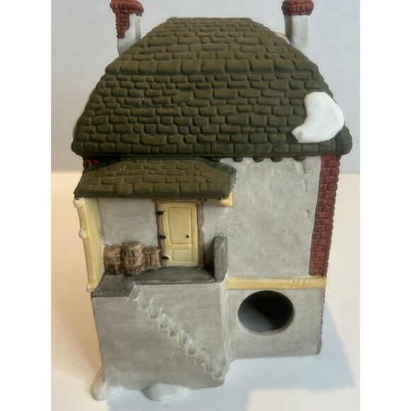 Department 56 Heritage Village Collection. Dickens Village. Fezziwigs Warehouse - Picture 5 of 6
